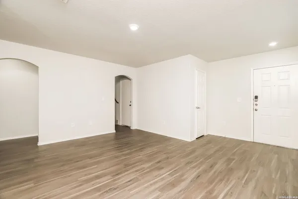 $1,785 | 10723 Goose Way, San Antonio, TX 78224