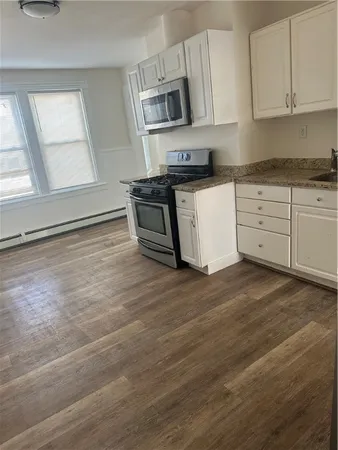 $1,700 | 100 Harold Street, Unit 3L, Providence, RI 02908