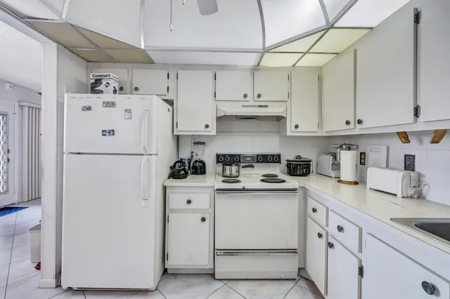 $120,000 | 1902 Bermuda Circle, Unit L2, Coconut Creek, FL 33066