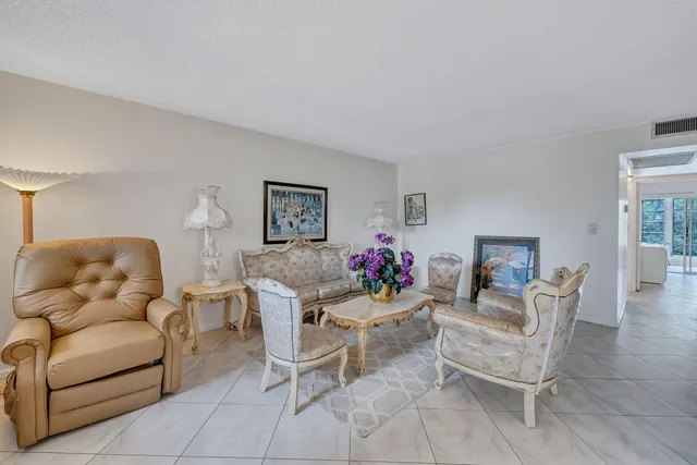$120,000 | 1902 Bermuda Circle, Unit L2, Coconut Creek, FL 33066