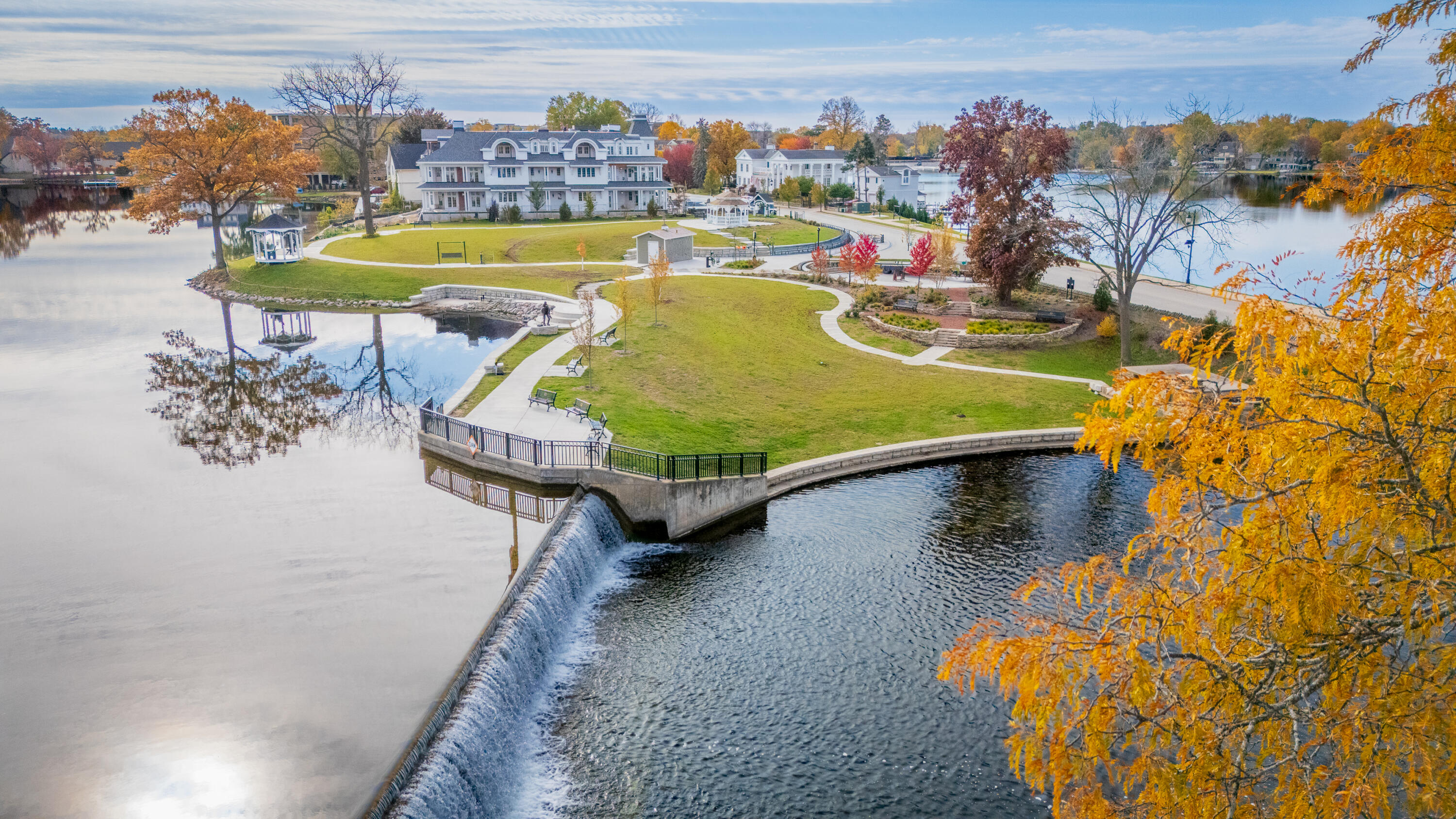 503 North Lake Road, Unit 1 Oconomowoc, WI 53066 - Photo 3 of 20 Next to Park