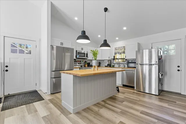 $370,000 | 32 Selden Lane, Oakland, ME 04963