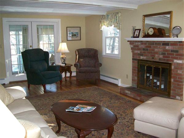 19 Spring Street Danvers, MA 01923 - Photo 4 of 25 Gallery Image 4