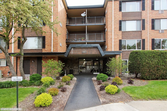 1227 South Old Wilke Road, Unit 106 Rolling Meadows, IL 60005 - Photo 1 of 11