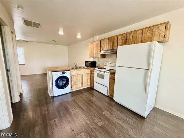 $1,075 | 1606 Andalusia Boulevard, Cape Coral, FL 33909