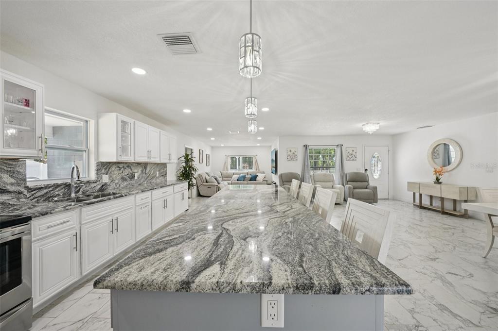 1414 Seffner Valrico Road Seffner, FL 33584 - Photo 12 of 36