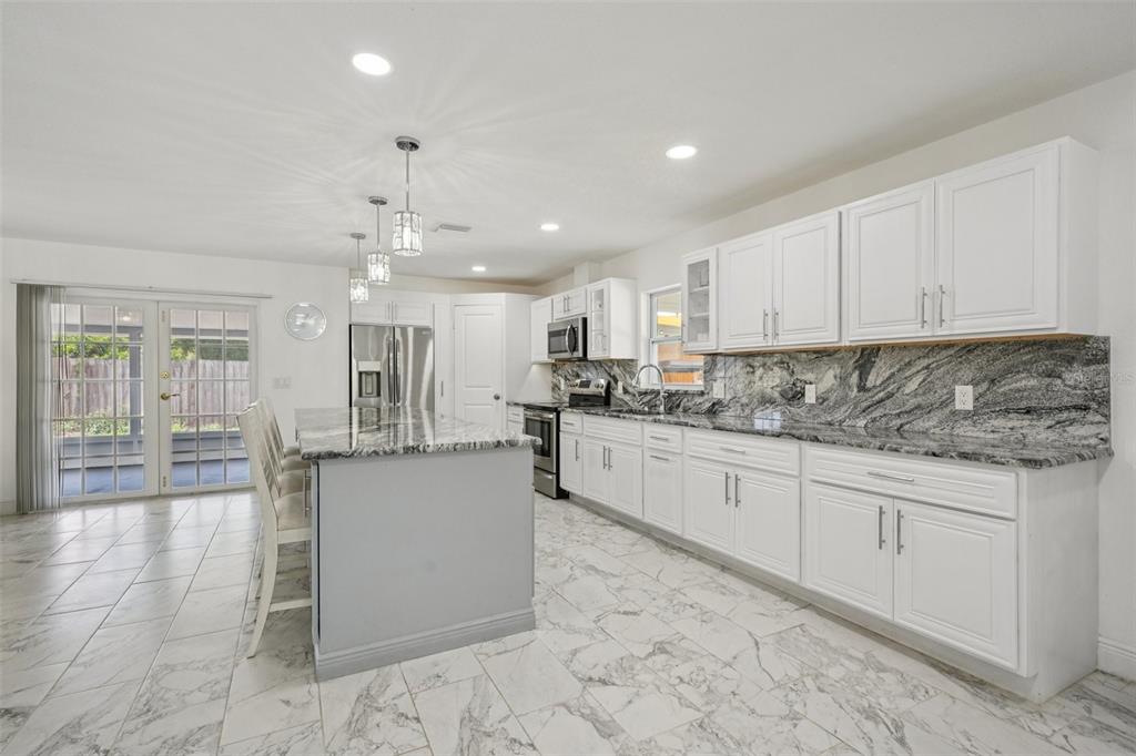 1414 Seffner Valrico Road Seffner, FL 33584 - Photo 13 of 36