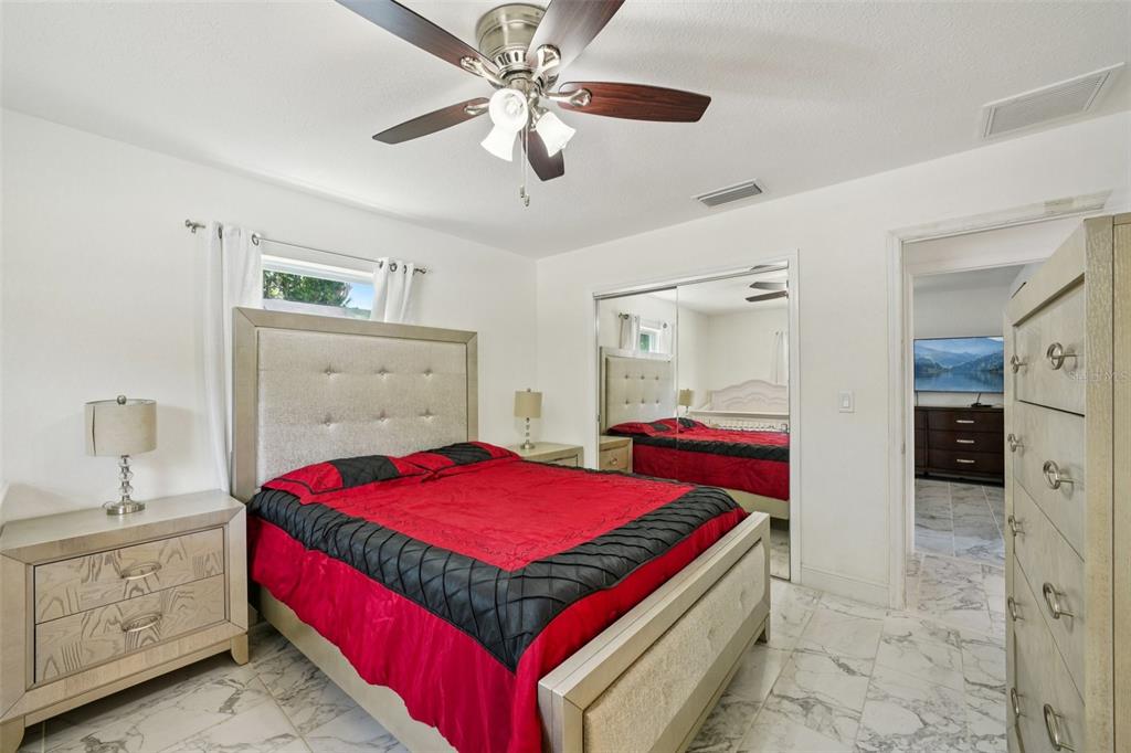 1414 Seffner Valrico Road Seffner, FL 33584 - Photo 15 of 36