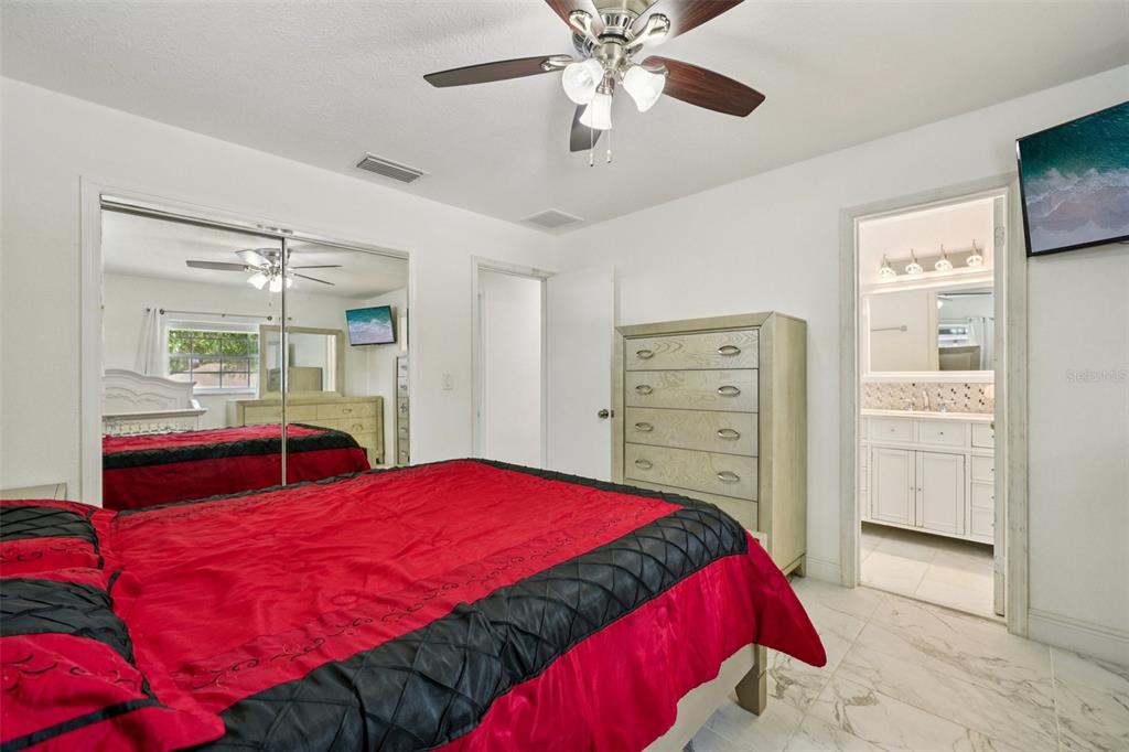 1414 Seffner Valrico Road Seffner, FL 33584 - Photo 16 of 36