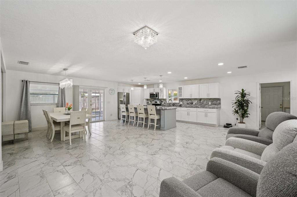 1414 Seffner Valrico Road Seffner, FL 33584 - Photo 2 of 36