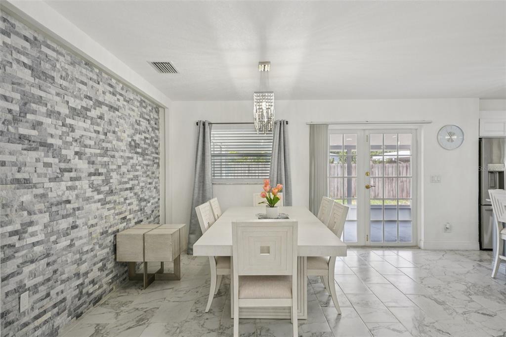 1414 Seffner Valrico Road Seffner, FL 33584 - Photo 5 of 36