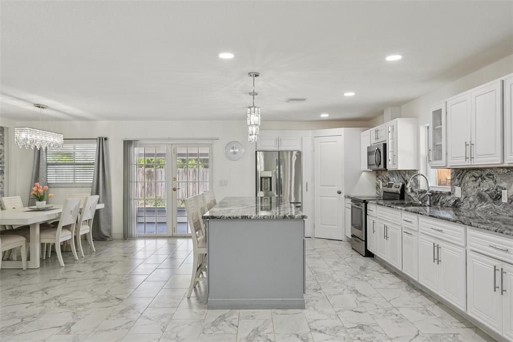 1414 Seffner Valrico Road Seffner, FL 33584 - Photo 8 of 36