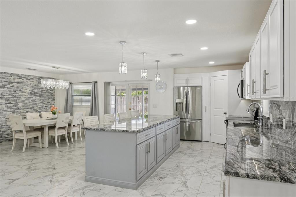 1414 Seffner Valrico Road Seffner, FL 33584 - Photo 9 of 36