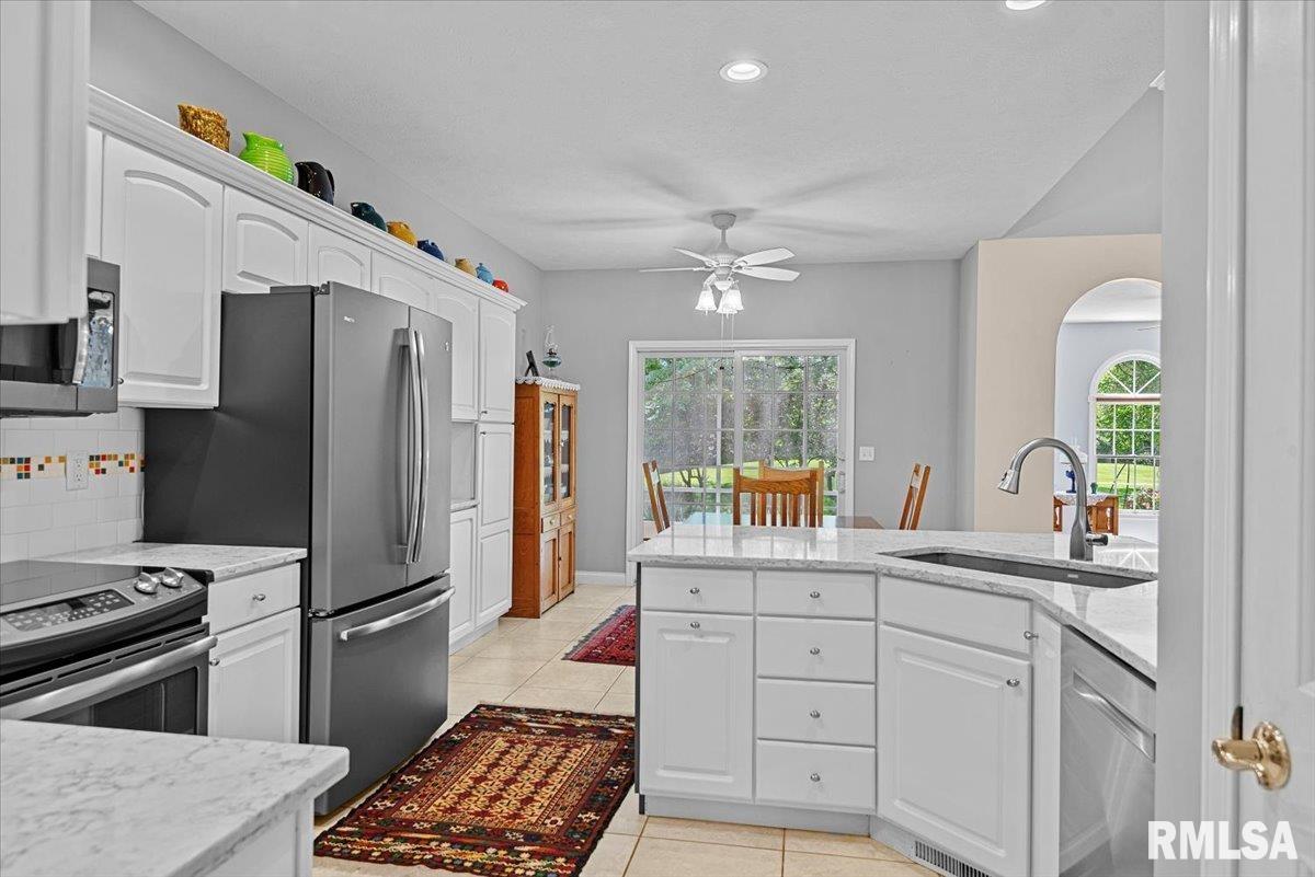 2508 Tartan Way Springfield, IL 62711 - Photo 12 of 51 Gallery Image 12