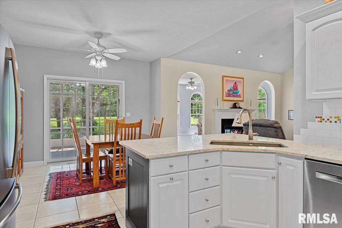 2508 Tartan Way Springfield, IL 62711 - Photo 13 of 51 Gallery Image 13