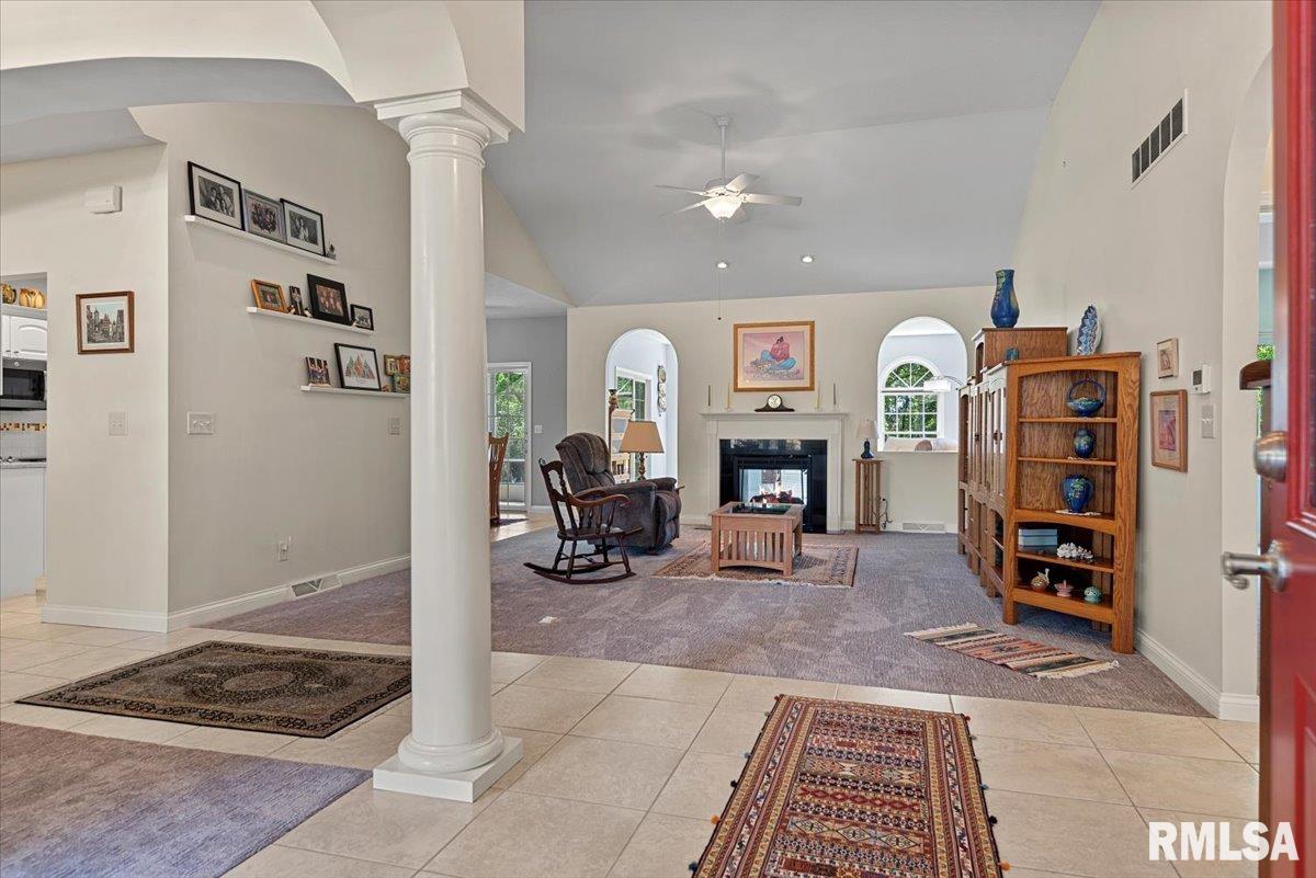 2508 Tartan Way Springfield, IL 62711 - Photo 5 of 51 Gallery Image 5