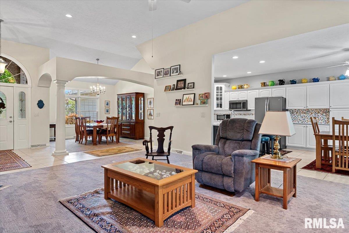 2508 Tartan Way Springfield, IL 62711 - Photo 7 of 51 Gallery Image 7