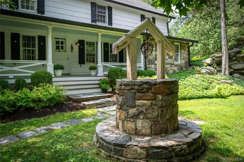 a view of a house with outdoor space