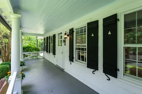 a view of lobby with windows