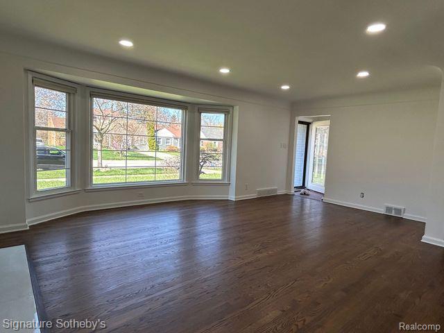 2194 Dorchester Road Birmingham, MI 48009 - Photo 3 of 18