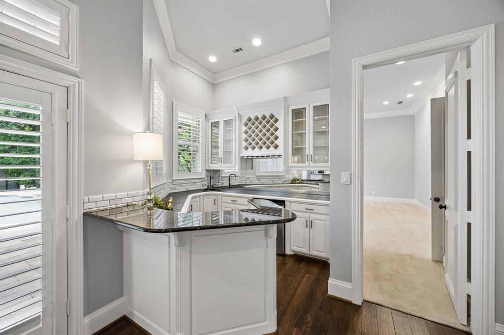 19 Windsor Ridge Frisco, TX 75034 - Photo 19 of 40 Bar