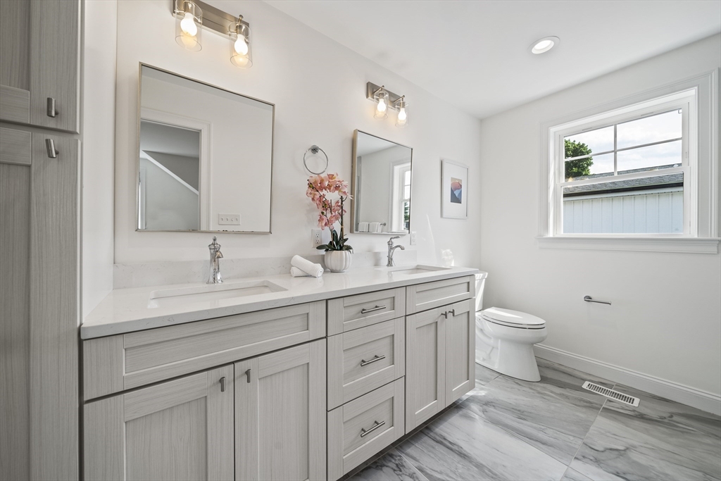 61 Gale Street, Unit 1 Waltham, MA 02453 - Photo 27 of 42