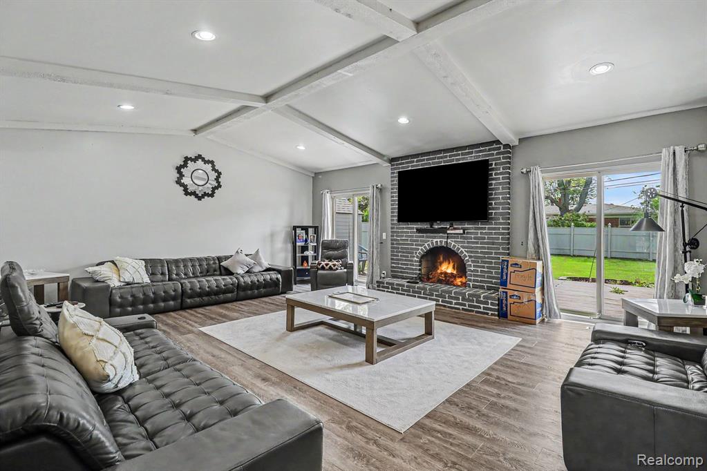 11422 Common Road Warren, MI 48093 - Photo 4 of 17