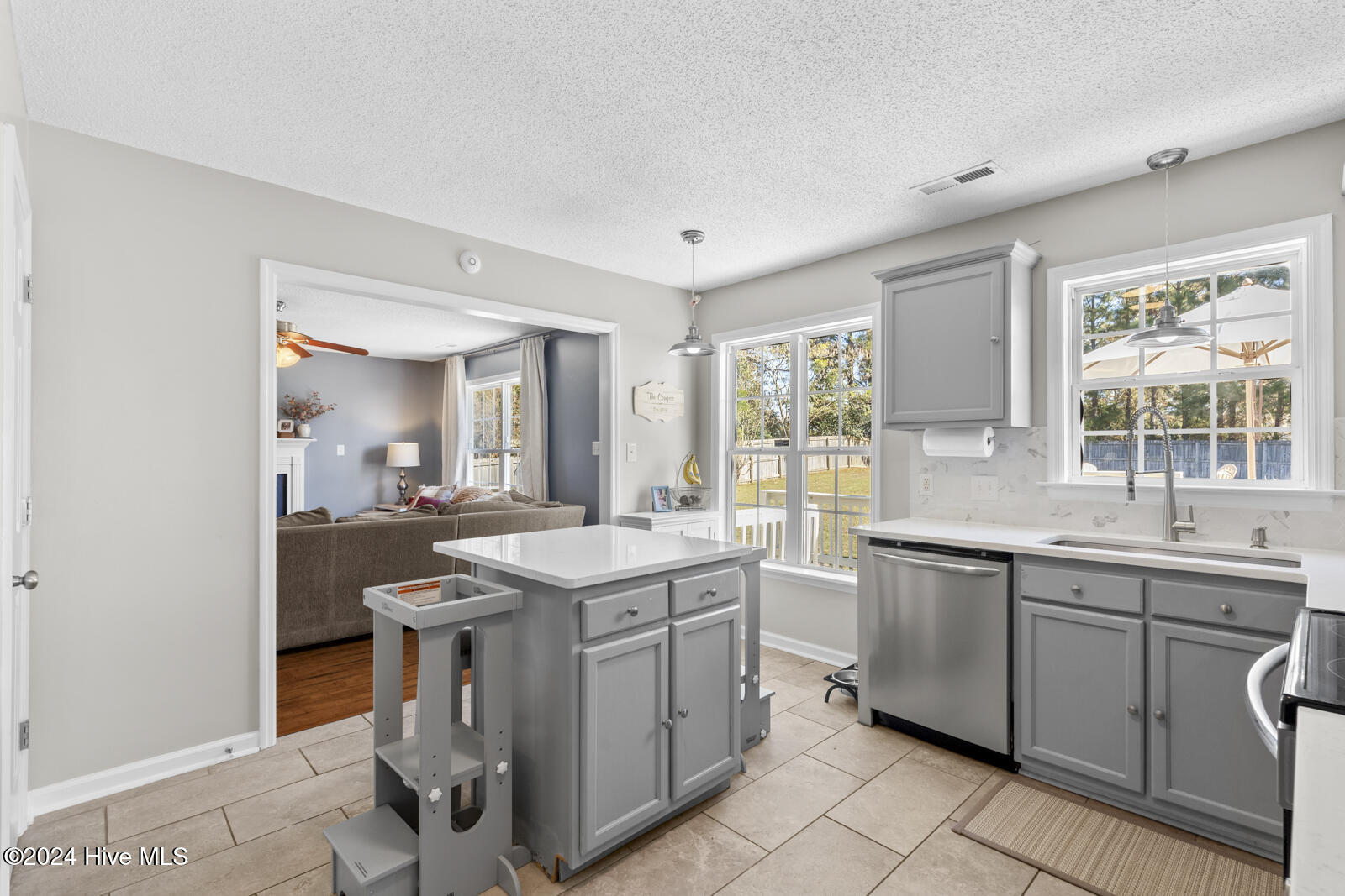 108 Ridgewood Court Jacksonville, NC 28546 - Photo 11 of 33 Kitchen