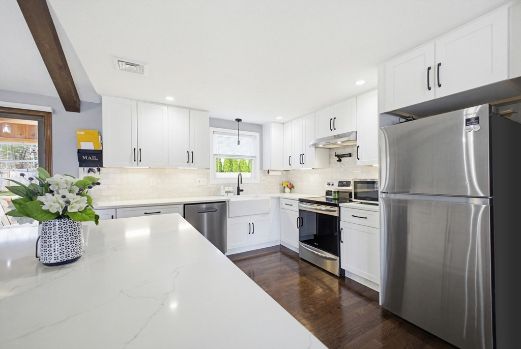 65 Ashtead Road Bridgewater, MA 02324 - Photo 9 of 40