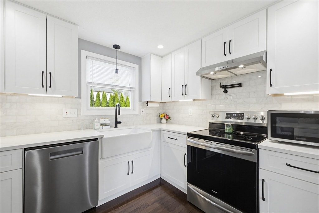 65 Ashtead Road Bridgewater, MA 02324 - Photo 10 of 40