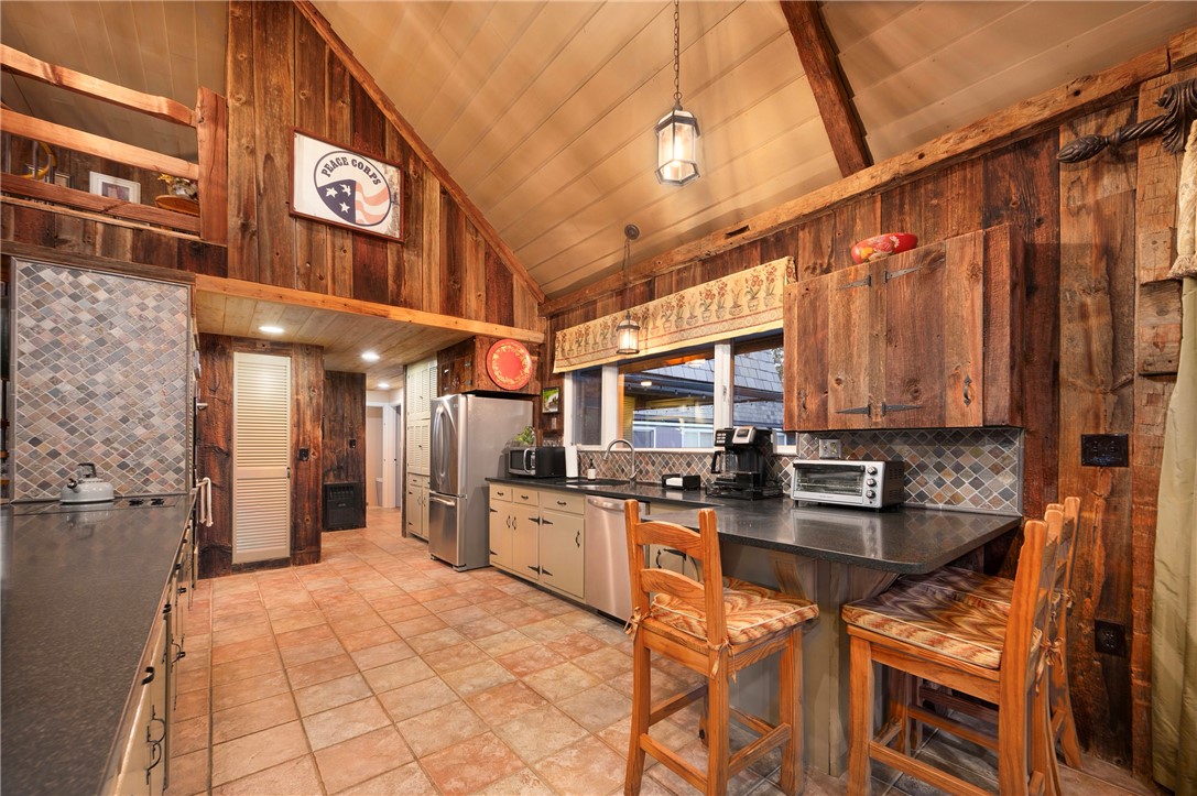 59 Phillips Lane Glocester, RI 02829 - Photo 16 of 49