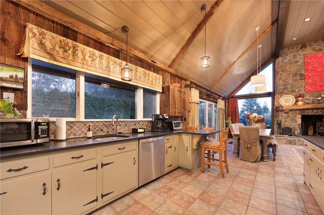 59 Phillips Lane Glocester, RI 02829 - Photo 18 of 49