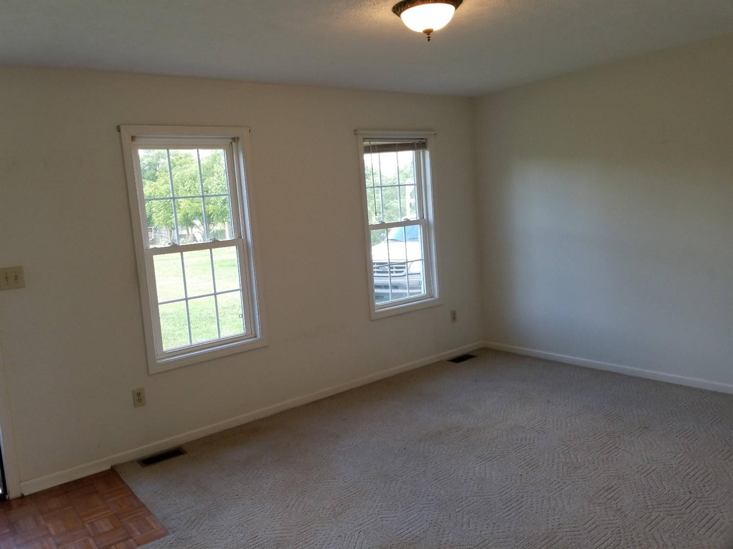 142 Manse Road Paint Lick, KY 40461 - Photo 4 of 19 Living room
