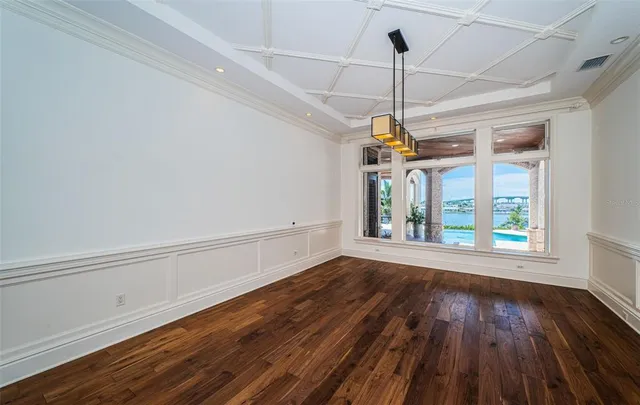 $6,995,000 | 118 Harbor View Lane, Belleair Bluffs, FL 33770