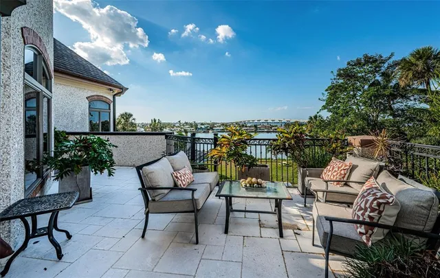 $6,995,000 | 118 Harbor View Lane, Belleair Bluffs, FL 33770