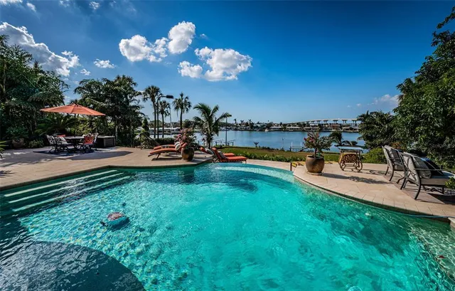 $6,995,000 | 118 Harbor View Lane, Belleair Bluffs, FL 33770