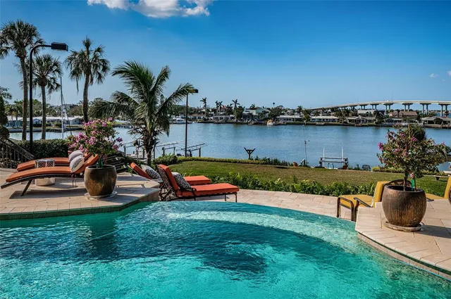 $6,995,000 | 118 Harbor View Lane, Belleair Bluffs, FL 33770