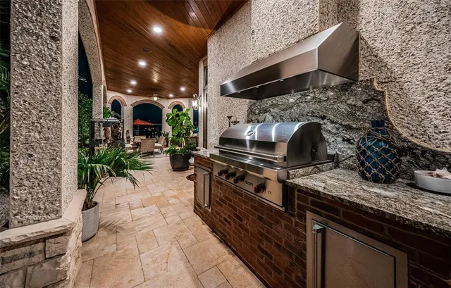 $6,995,000 | 118 Harbor View Lane, Belleair Bluffs, FL 33770