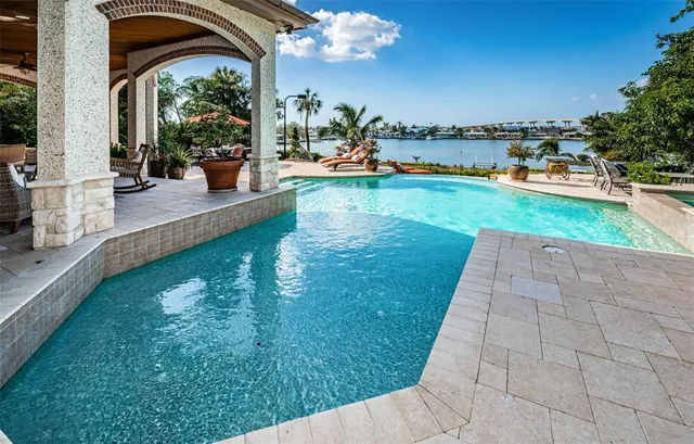 $6,995,000 | 118 Harbor View Lane, Belleair Bluffs, FL 33770