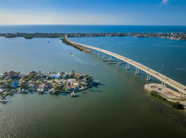 $6,995,000 | 118 Harbor View Lane, Belleair Bluffs, FL 33770