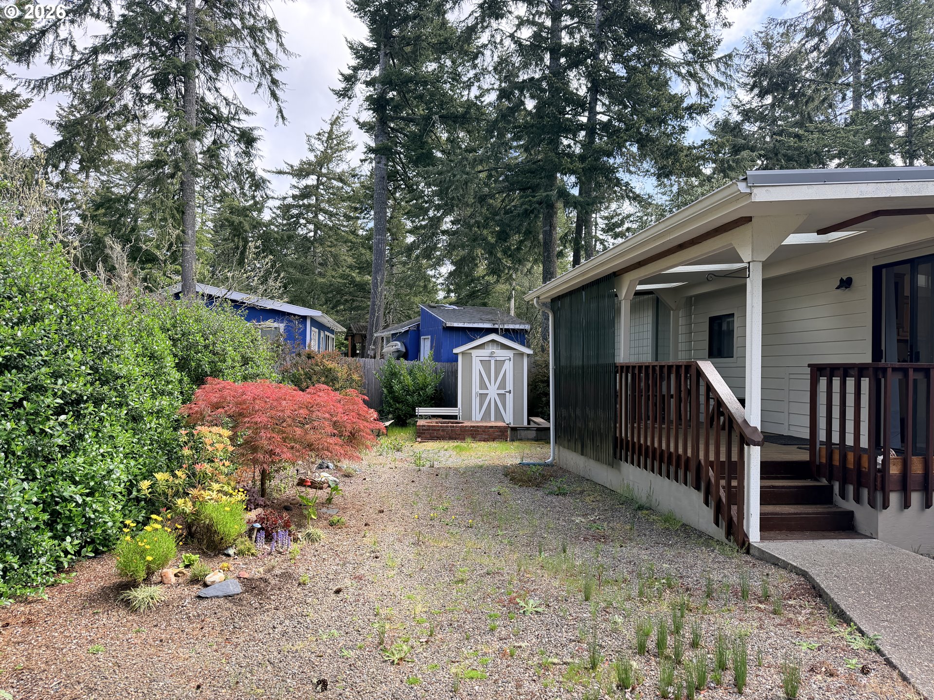 225 Azalea Street Florence, OR 97439 - Photo 4 of 25