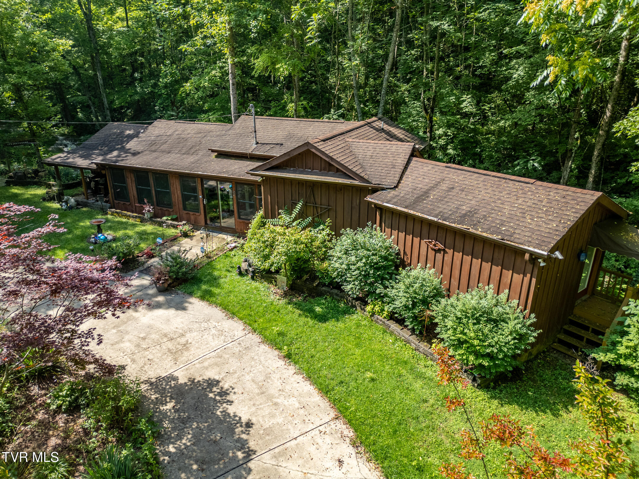 275 West Pines Road Afton, TN 37616 - Photo 3 of 31 DJI_0027-HDR