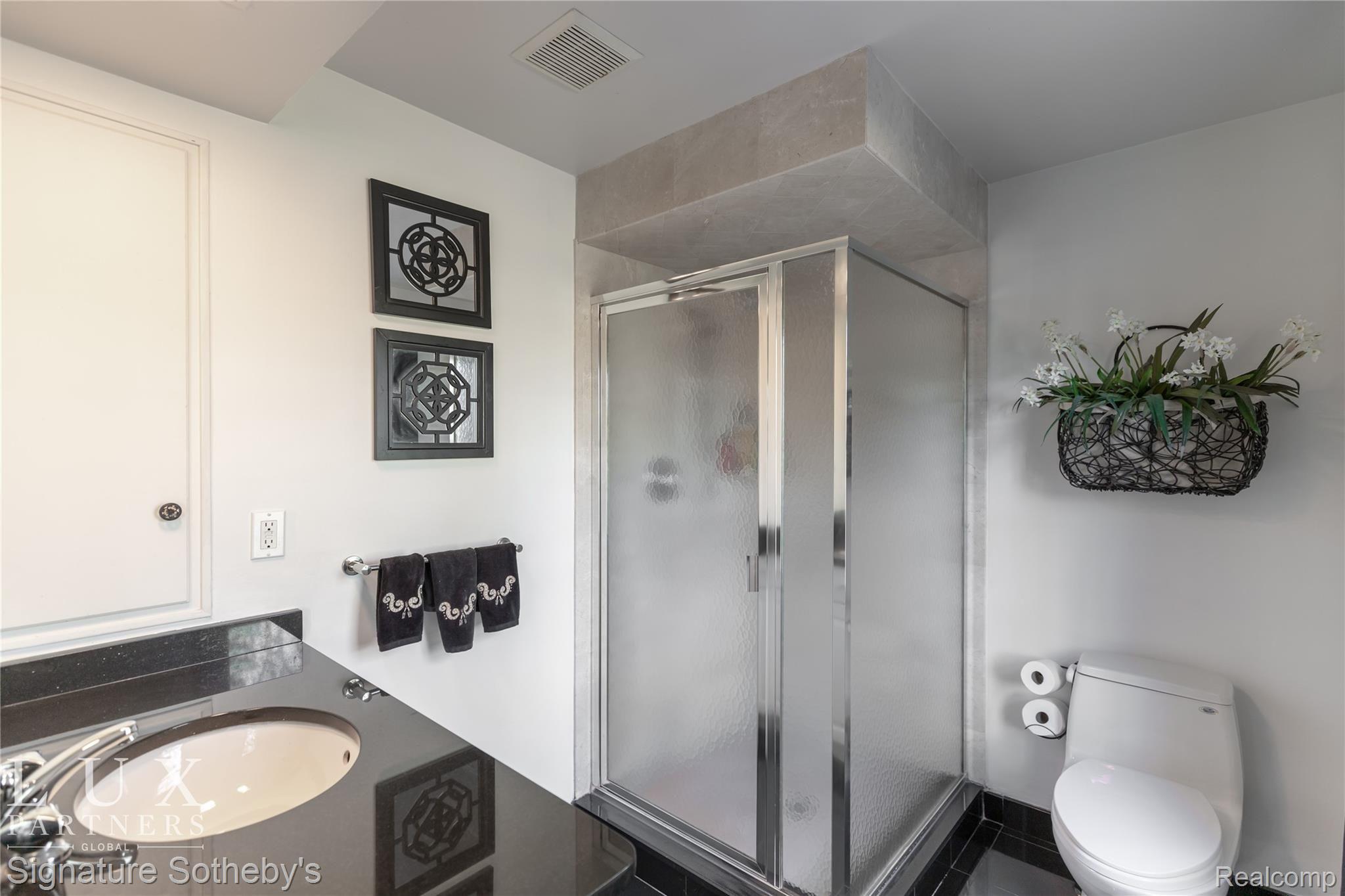563 Shelden Road Grosse Pointe, MI 48236 - Photo 21 of 25 1 (21 of 26).jpg