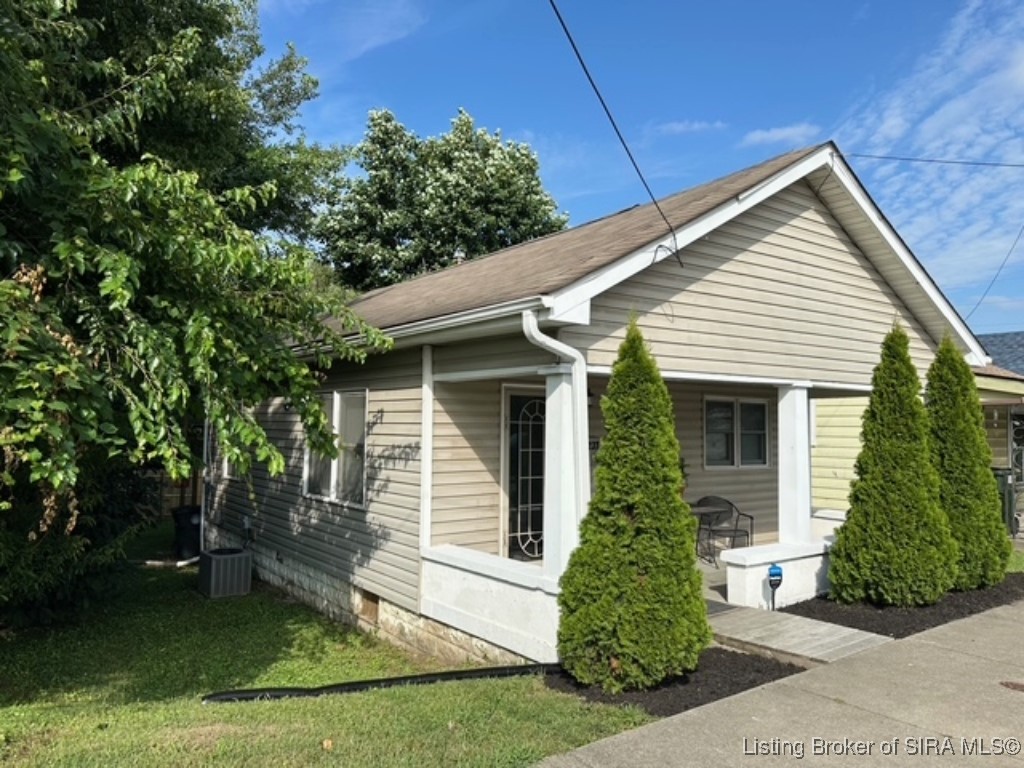 237 Silver Street New Albany, IN 47150 - Photo 2 of 20