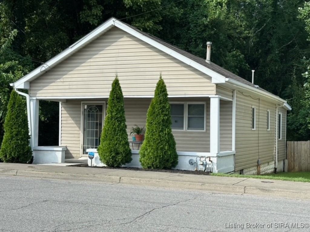 237 Silver Street New Albany, IN 47150 - Photo 3 of 20