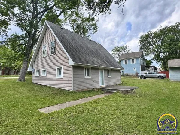 $180,000 | 621 Ash Street, Lyndon, KS 66451