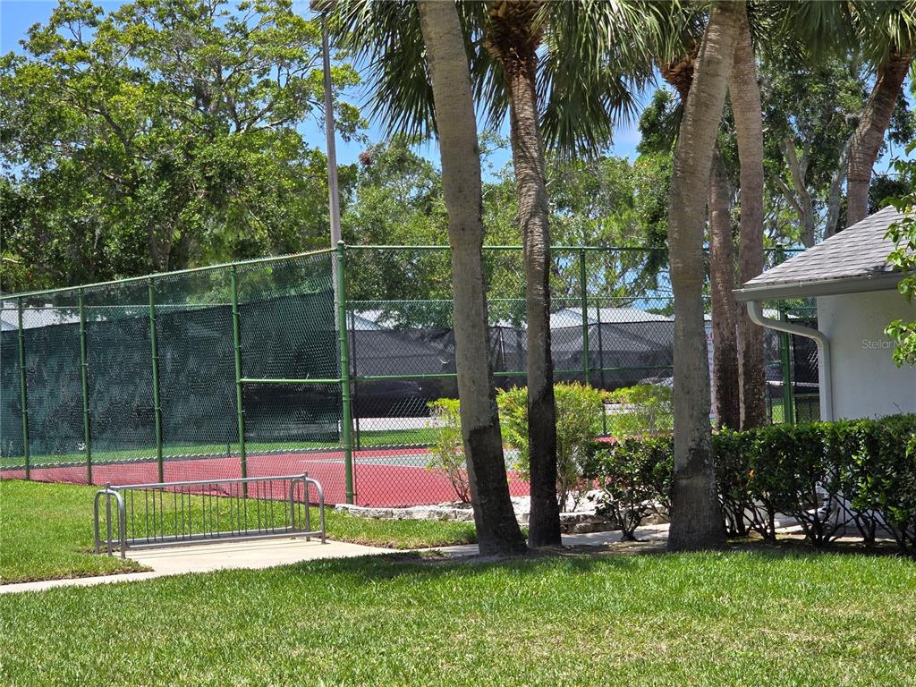 1281 Pine Ridge Circle East, Unit B1 Tarpon Springs, FL 34688 - Photo 31 of 32