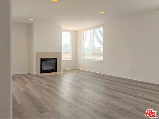 $3,945 | 5143 White Oak Avenue, Unit 306, Encino, CA 91316