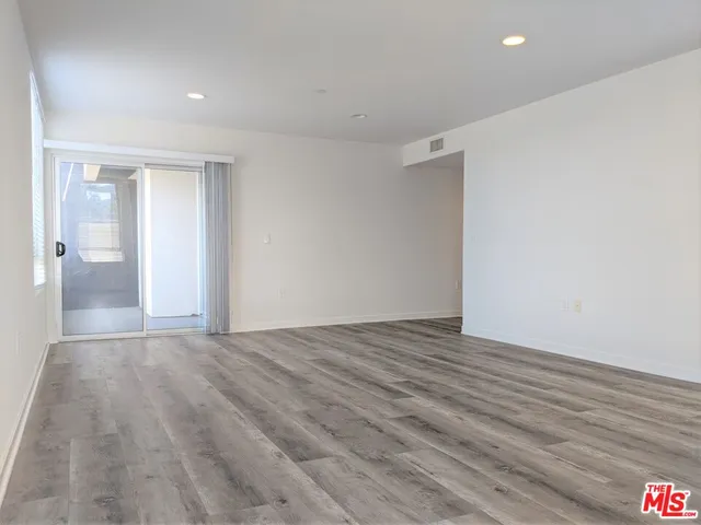 $3,945 | 5143 White Oak Avenue, Unit 306, Encino, CA 91316