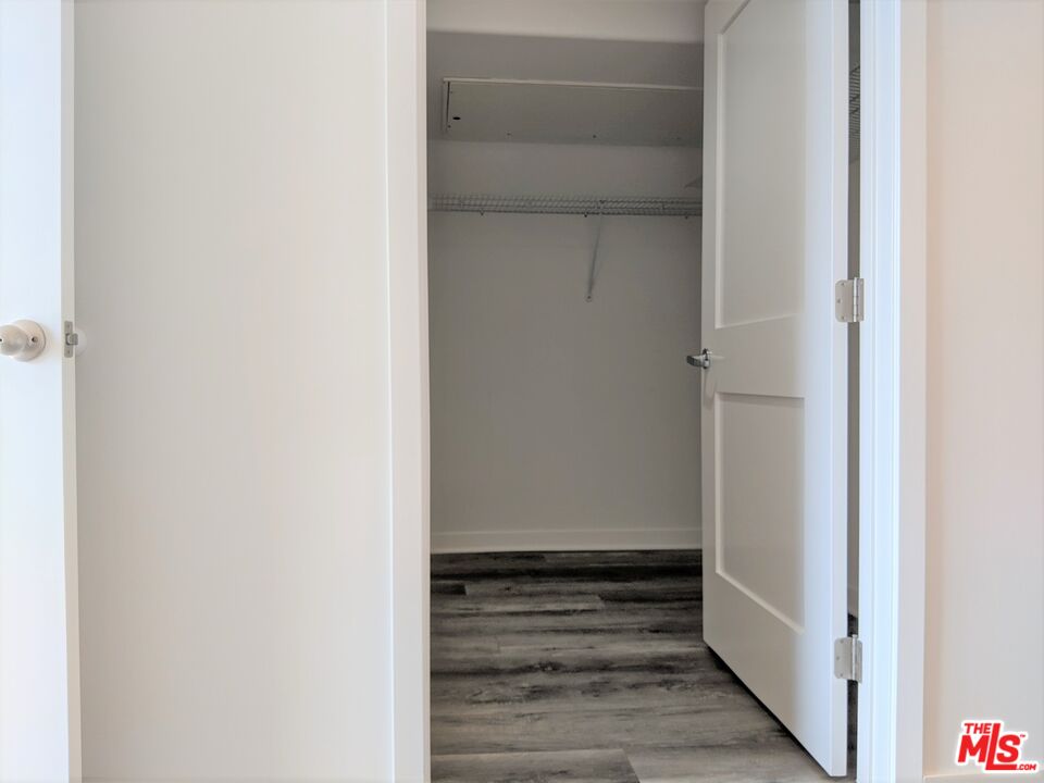 5143 White Oak Avenue, Unit 306 Encino, CA 91316 - Photo 29 of 32 a view of a hallway